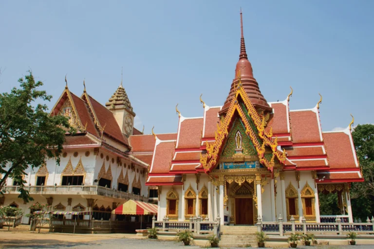 พิกัดขอหวยวัดทับกระดาน ส่องจุดขอโชค พุ่มพวง ดวงจันทร์ เลขเด็ด 2 ตัว 3 ตัว